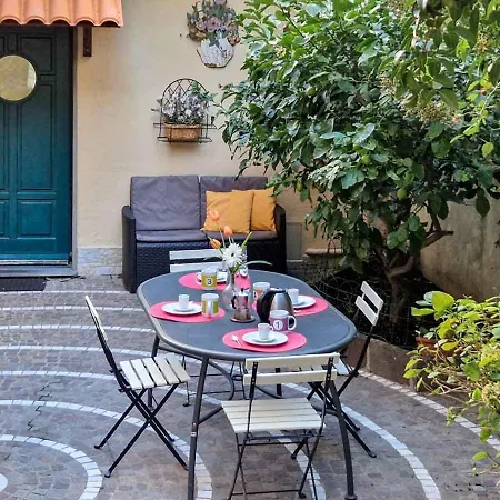 Casa Acquario Centro Mamaisongenova Lejlighed